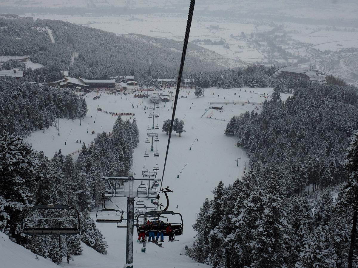 La nieve cubre el Pirineo catalán