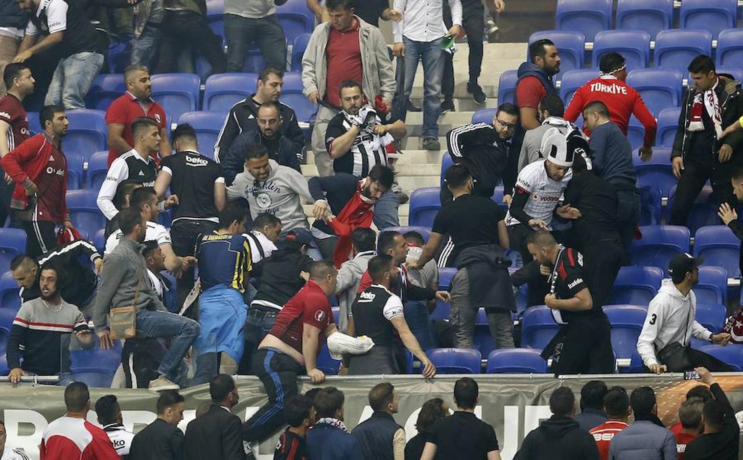 Violentos incidentes antes del Lyon-Besiktas