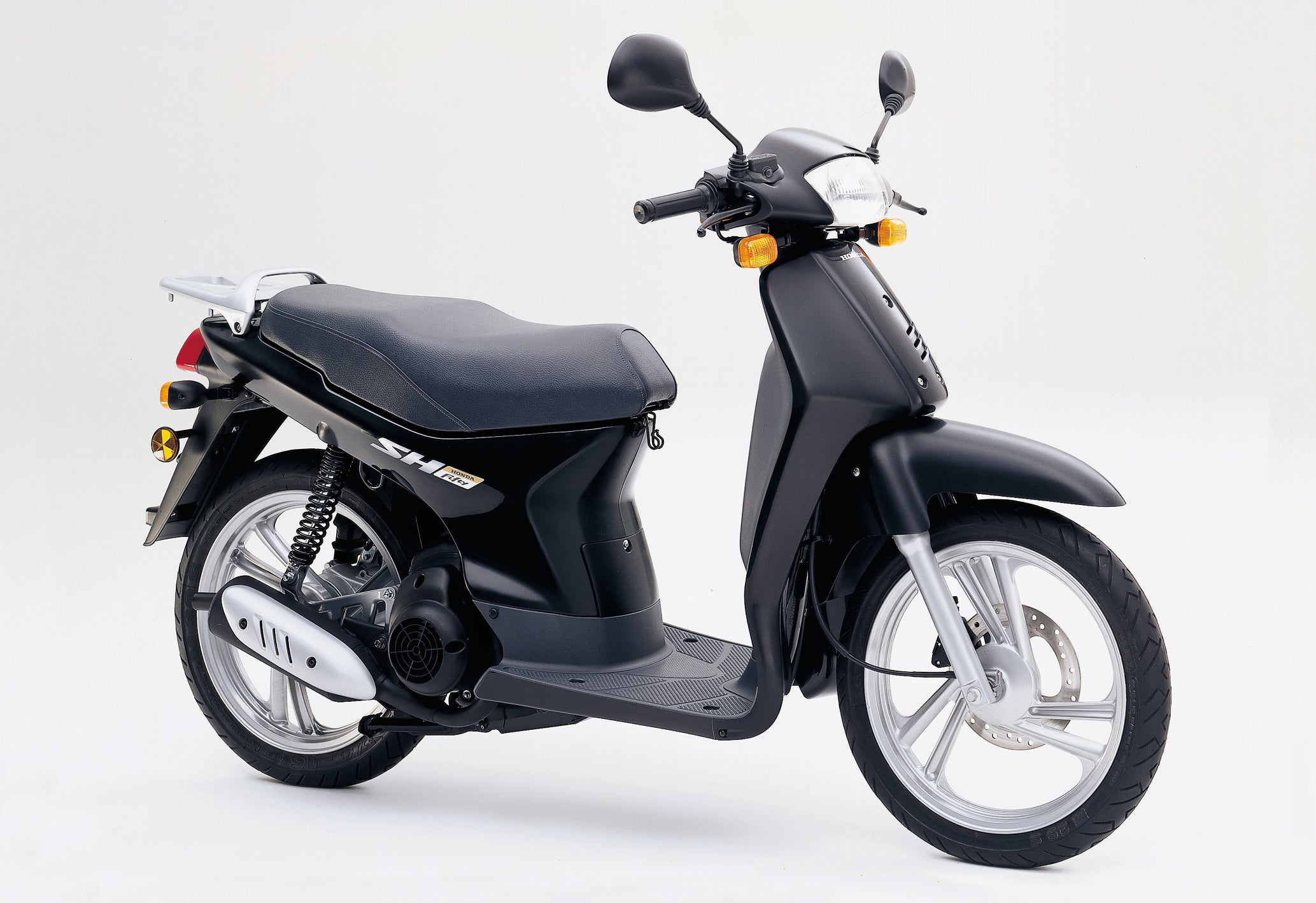 historia-del-honda-sh-scoopy-el-esc-ter-con-m-s-vidas-que-un-gato