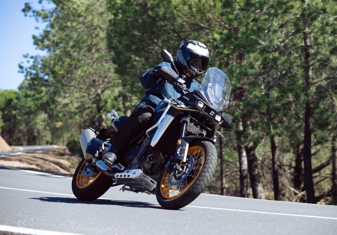 Prueba Kove 800X GT