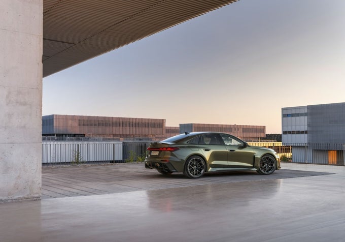 Primicia mundial en un modelo de serie: el sistema quattro con Dynamic Torque Control permite la vectorización electromecánica del par en el eje trasero