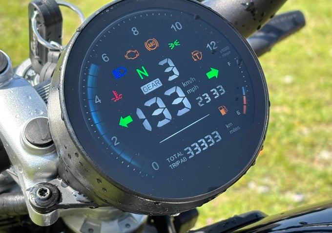 Prueba Benelli Leoncino Bobber 400