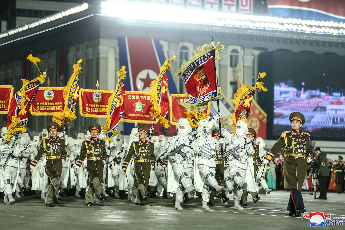 Corea del Norte exhibe su poderío militar