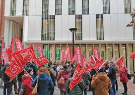 Concentración frente a la sede de la Inspección de Trabajo y Seguridad Social.