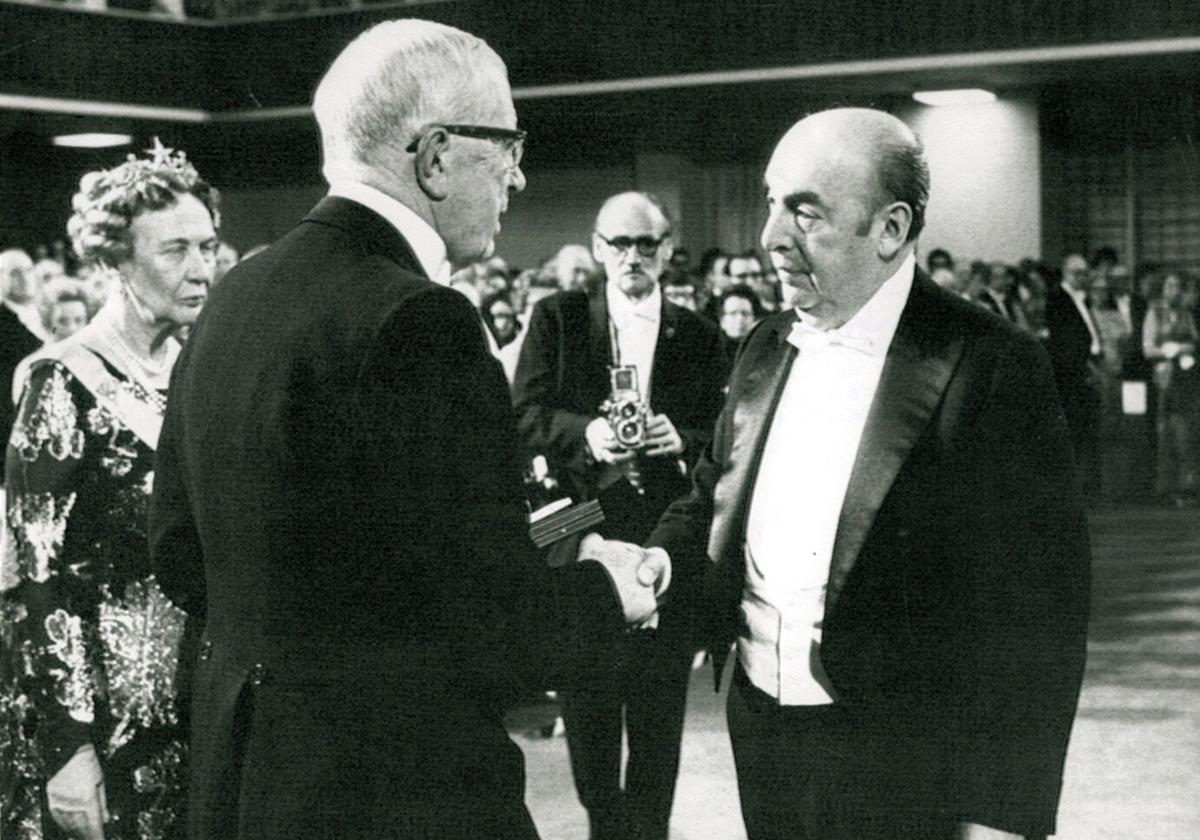 Pablo Neruda recibe el premio Nobel en el año 1971