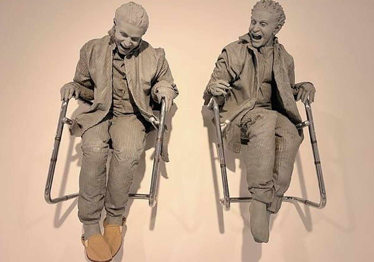 'Two Seated on the Wall (2001), obra de Juan Muñoz presente en la muestra