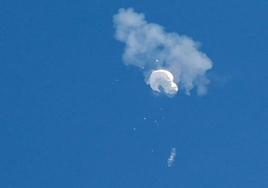 El globo espía chino al ser derribado por EE UU