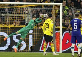 El Dortmund golpea a la contra a un Chelsea negado con el gol