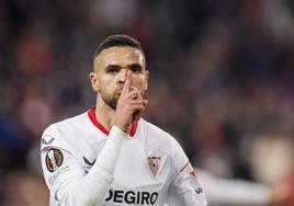 El Sevilla exhibe pegada para poner casi los dos pies en octavos