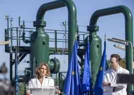 La vicepresidenta Teresa Ribera en su visita la Estación de Compresión de Enagás en Irún