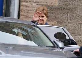 Sturgeon abandona su residencia oficial tras la renuncia.