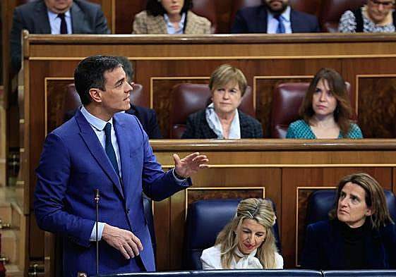 El presidente del Gobierno, Pedro Sánchez, interviene durante la sesión de control al Gobierno celebrada este miércoles en el Congreso de los Diputados.