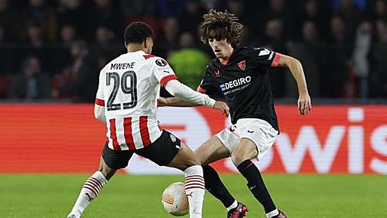 El Sevilla sufre asustado en la Europa League, pero sigue vivo