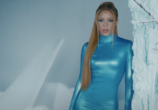 Shakira, en el vídeoclip de 'TQG'.