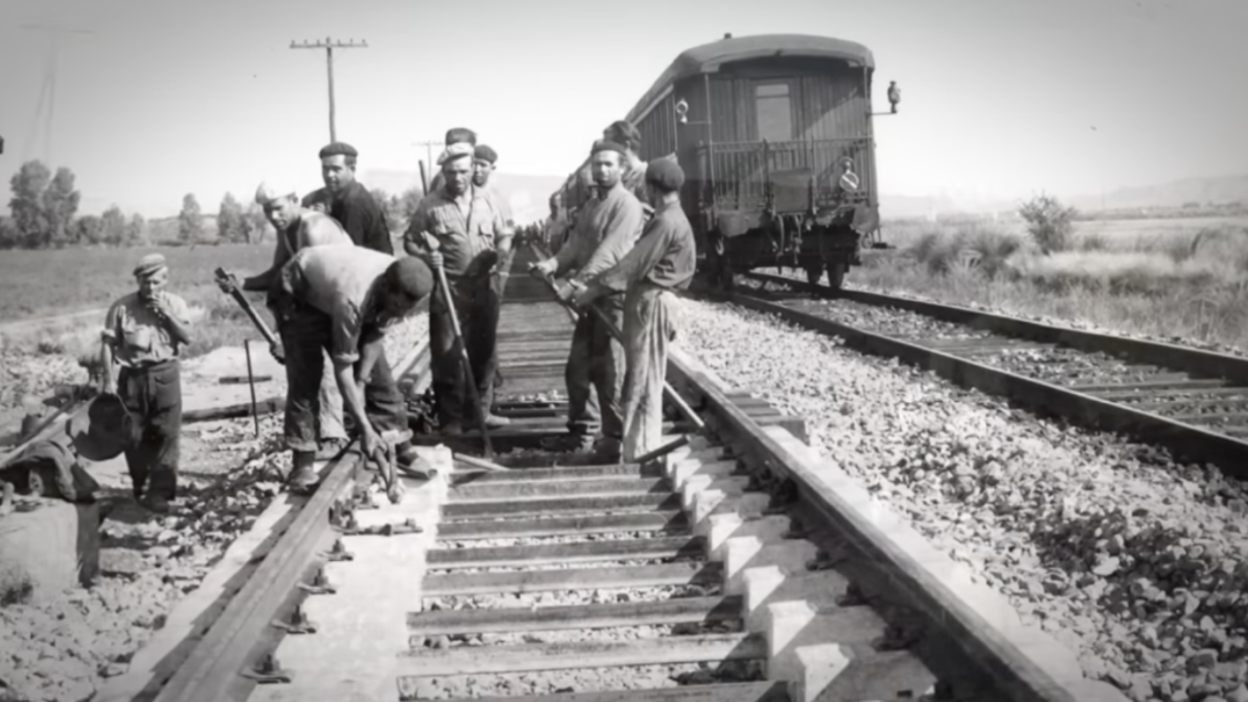 Primeros trabajos de la empresa, contratados por Renfe.