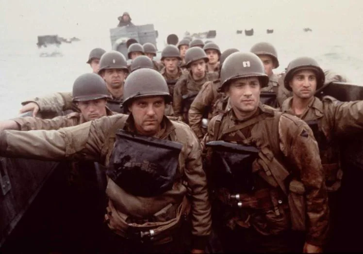 Tom Sizemore junto a Tom Hanks en 'Salvar al soldado Ryan'.