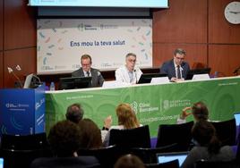 Un momento de la rueda de prensa en el Hospital Clínic de Barcelona.