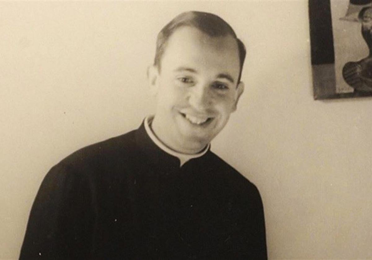 Jorge Mario Bergoglio, al realizar su profesión solemne como jesuita en abril de 1973.