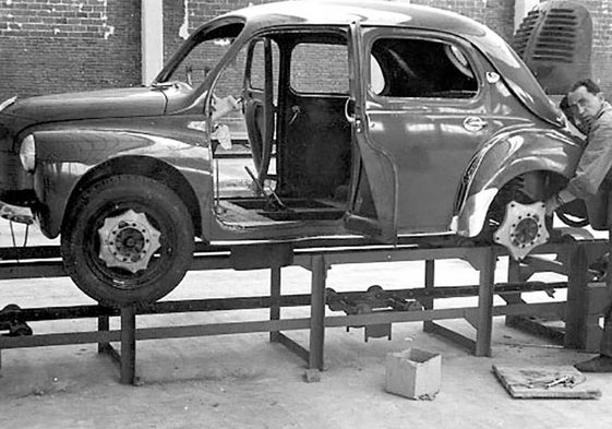 El Renault 4CV, primer vehículo Renault fabricado en España