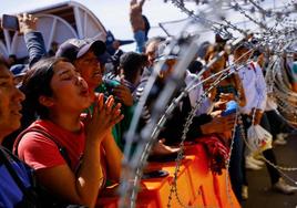 La mayoría de los migrantes que se encontraban el domingo en la frontera eran venezolanos.