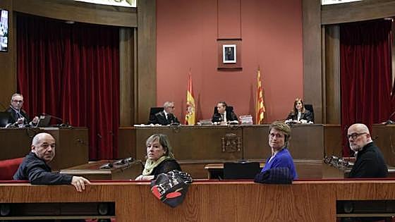 Los miembros de la Mesa del Parlament del 1-O se enfrentan a 20 meses de inhabilitación