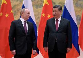 El presidente ruso, Vladímir Putin, en una reunión con el presidente chino, Xi Jinping, en Beijing, China, el anterior año