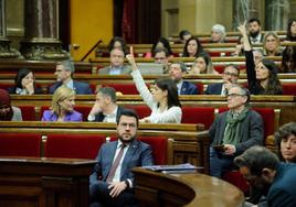 La oposición amenaza con dejar solo a Aragonès y le exige un «golpe de timón»