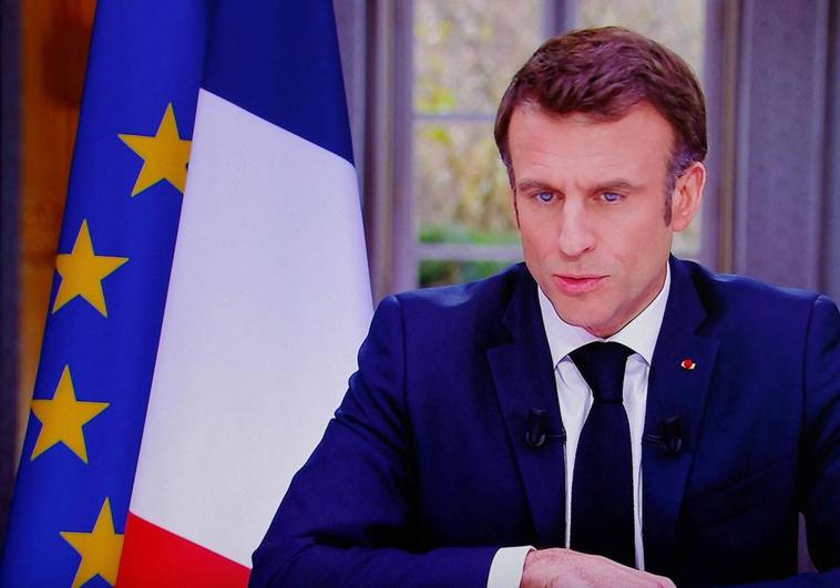 Macron desoye las protestas al mantener la reforma de las pensiones y a su primera ministra
