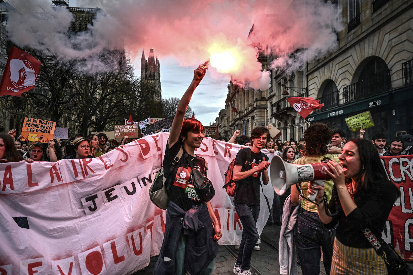 Crece la indignación en Francia por la reforma de las pensiones