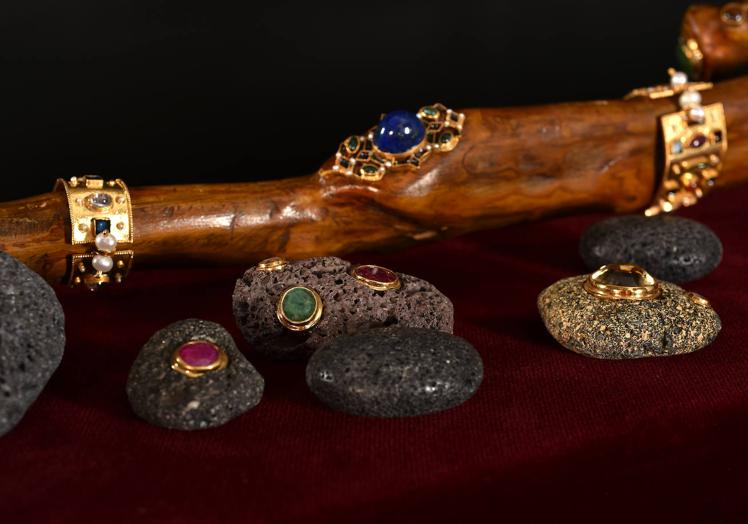 Imagen de algunas de las joyas que alberga la sala de Bóvedas de la Casa de la Panadería, en la plaza Mayor de Madrid.