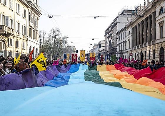 Una manifestación a favor de la comunidad LGTB recorrió las calles de Milán hace unos días.