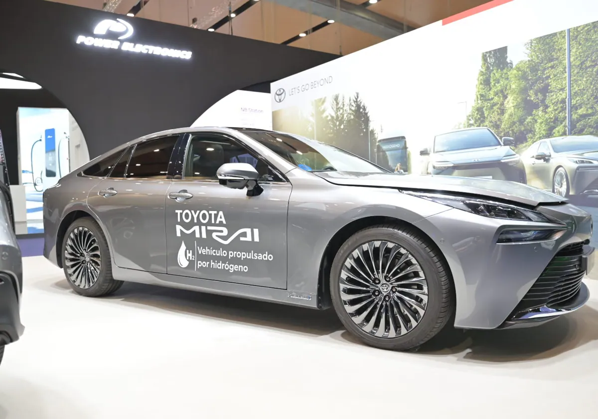 El Toyota Mirai funciona con pila de hidrógeno