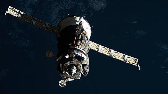 La nave Soyuz M-22 dañada regresa a la Tierra sin tripulación