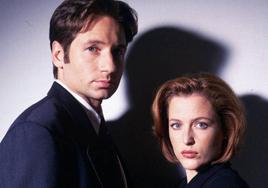 David Duchovny y Gillian Anderson, como Mulder y Scully.