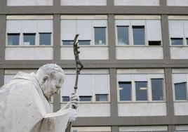 El hospital donde ha sido ingresado el Papa Francisco.