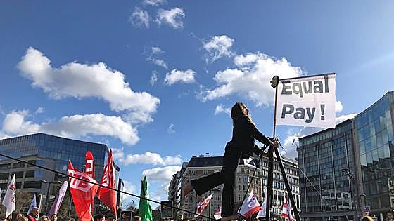 La Eurocámara respalda una medida para exigir a las empresas que acaben con la brecha salarial