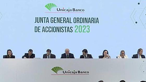La junta de Unicaja 'tumba' a dos consejeros independientes de Liberbank