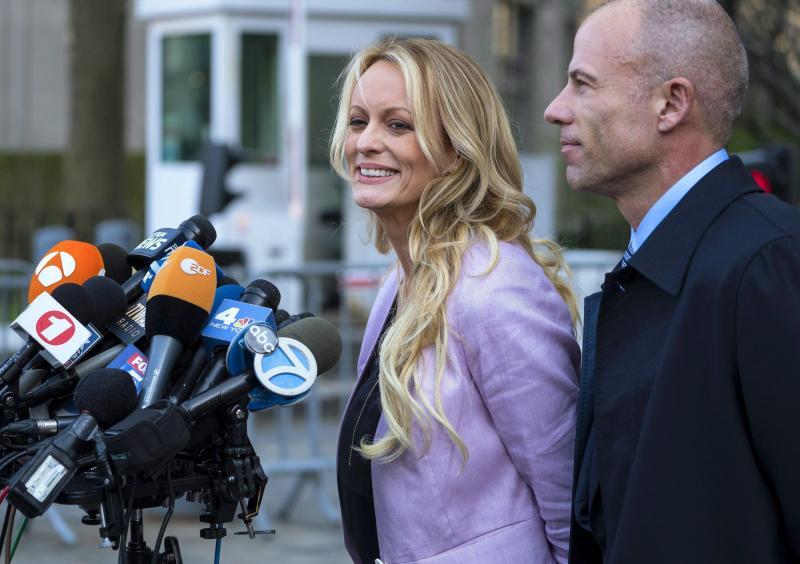 Stormy Daniels, durante una comparecencia ante los medios después de declarar