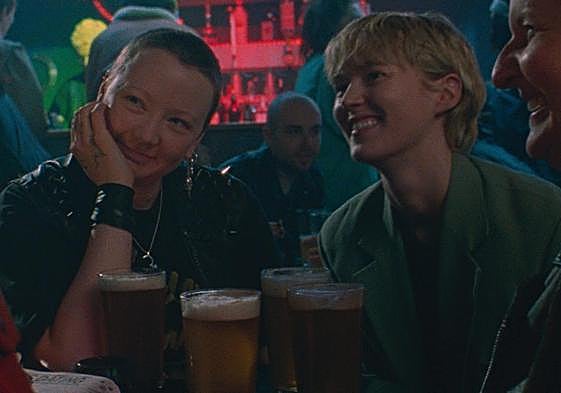 Kerry Hayes y Rosy McEwen en 'Blue Jean', ya en los cines españoles.