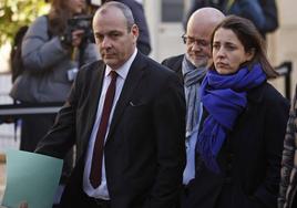 El secretario general del sindicato laboral CFDT, Laurent Berger, y la líder sindical francesa CGT, Sophie Binet, antes de la reunión con el Ejecutivo