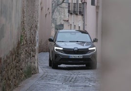 El coche ha rodado por todo tipo de carreteras, calles y callejuelas