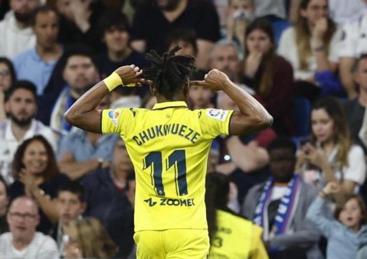 El delantero del Villarreal Samuel Chukwueze celebra tras marcar el tercer gol ante el Real Madrid