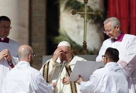 El papa Francisco durante la misa de Pascua de Resurreción en el Vaticano.