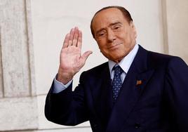Mejora el estado de salud de Silvio Berlusconi
