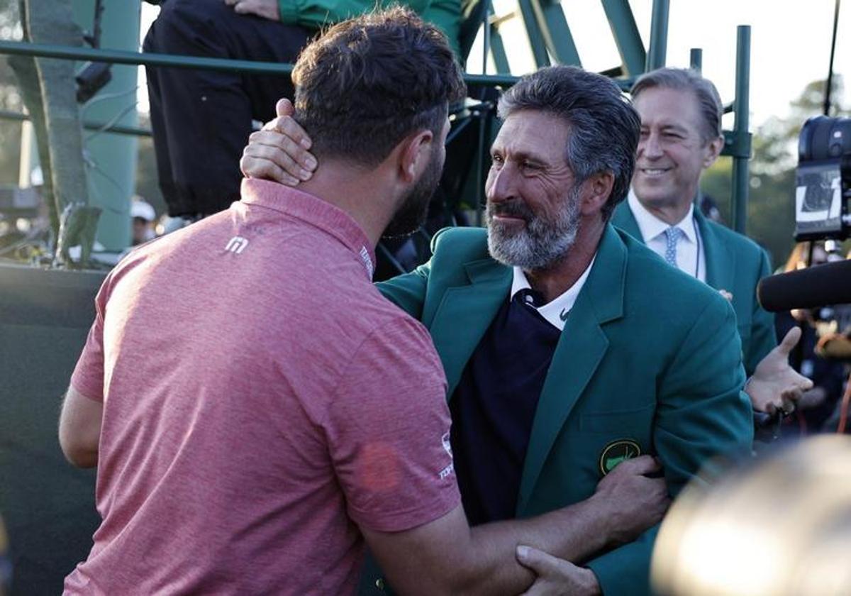 La liturgia de la chaqueta verde y el abrazo con Olazabal