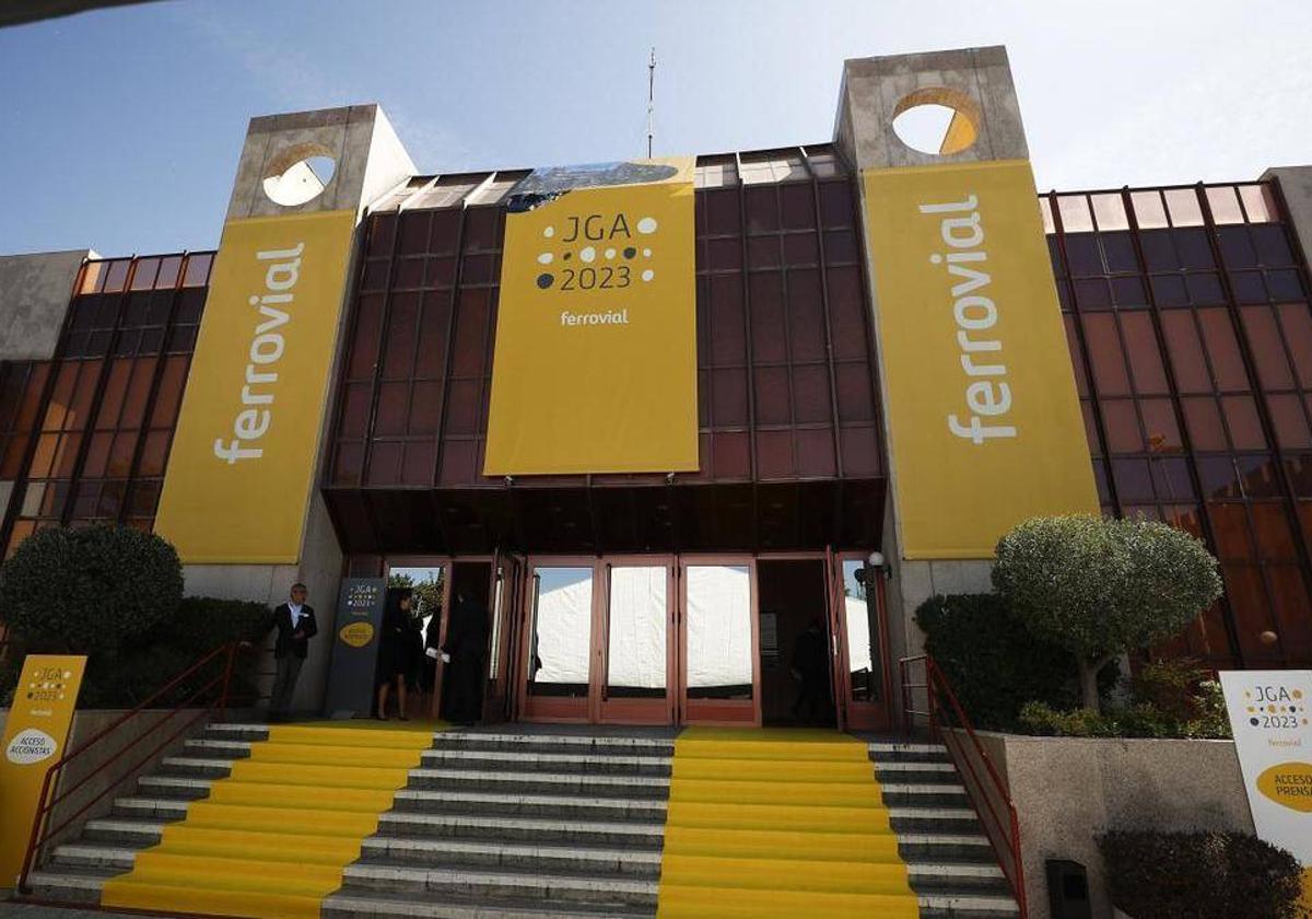 La Bolsa avala la salida de España de Ferrovial