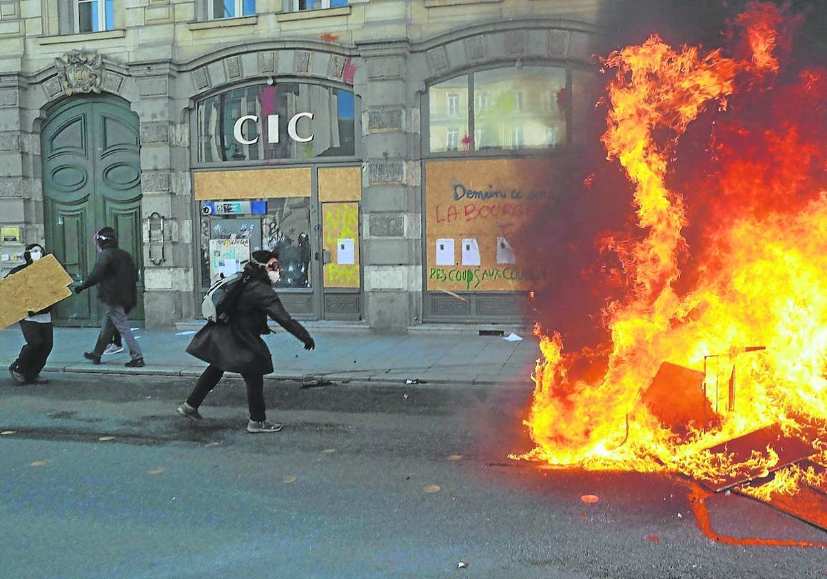 Los disturbios por la reforma de las pensiones se han repetido en las últimas horas en localidades francesas como Rennes.