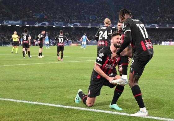 Olivier Giroud y Rafael Leao celebran el decisivo gol del francés.