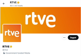 Así es la etiqueta asignada por Twitter a los perfiles oficiales de RTVE.