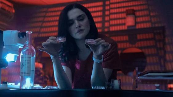 Fotograma de la serie 'Dead ringers' con Rachel Weisz